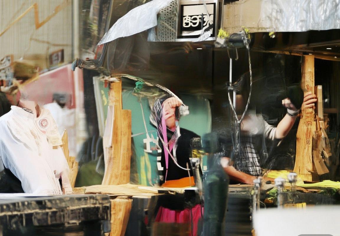 足球巅峰对决：范尼与莱万最佳前锋之争(图2)