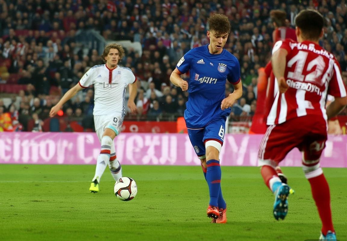 拜仁慕尼黑VS里昂：德法巅峰对决战术解析及精彩瞬间回顾